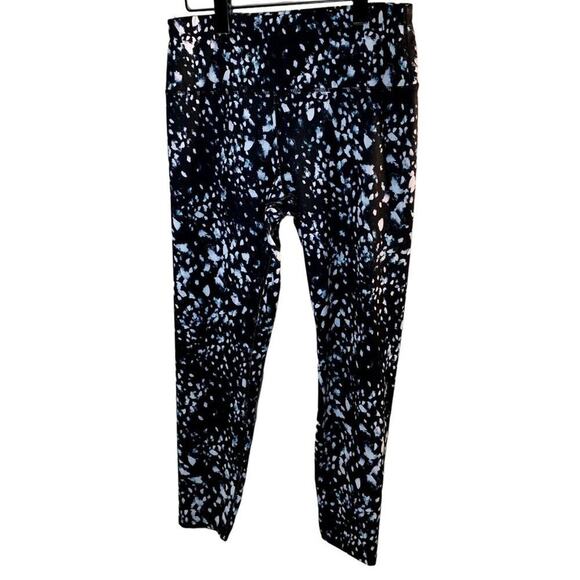 LAYER 8 Splatter Pattern Teal, White & Black Leggings 7/8 length Sz L - Picture 1 of 9